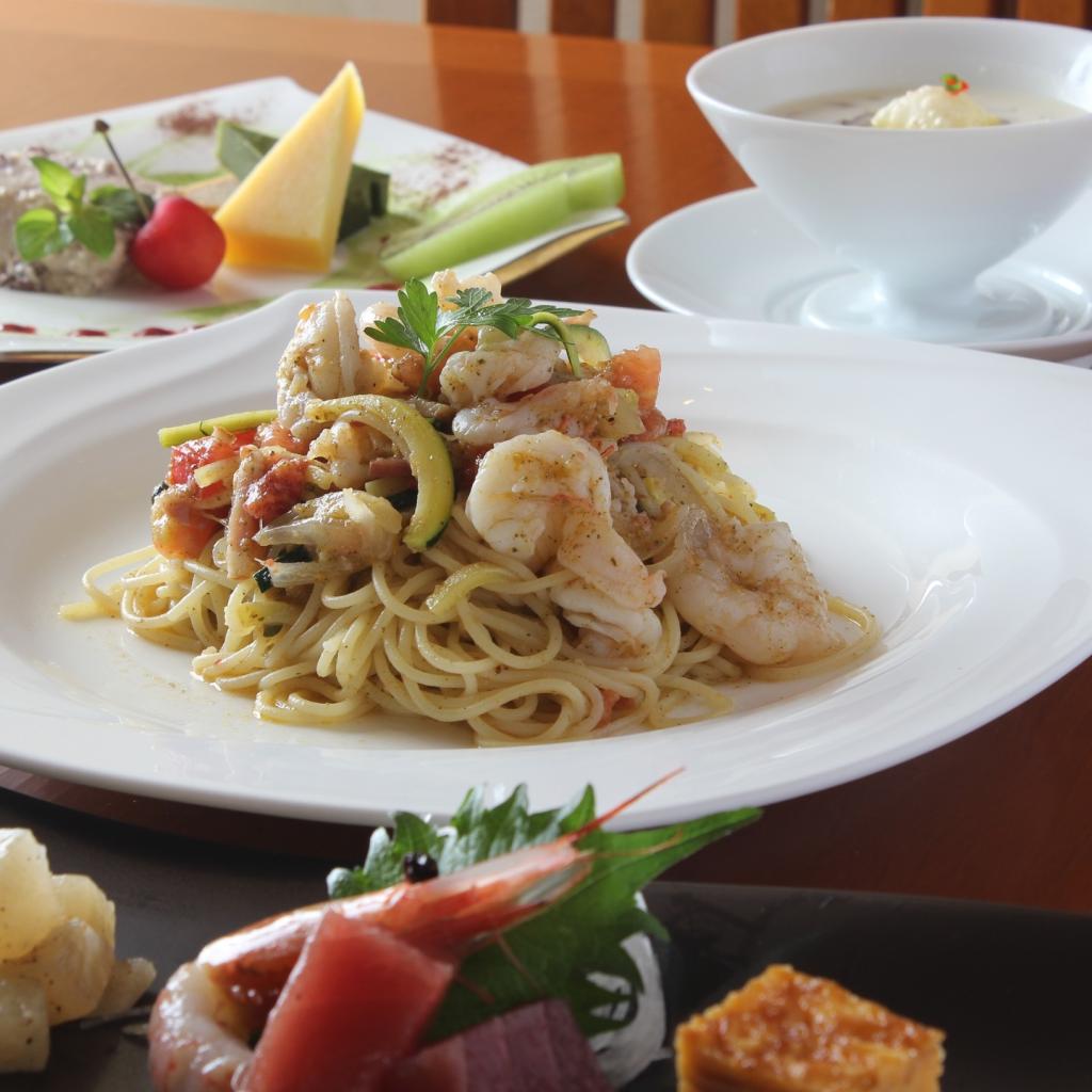  8月の絶品ランチ、小エビとフレッシュなズッキーニのパスタ　予約解禁！